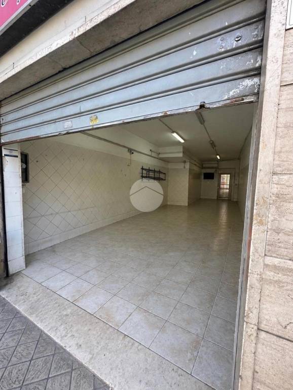 locale commerciale in affitto a Castellammare di Stabia
