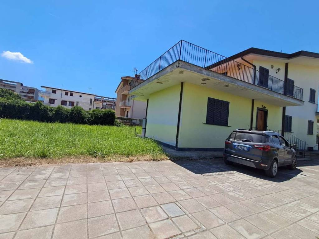 casa indipendente in affitto a Castello di Cisterna