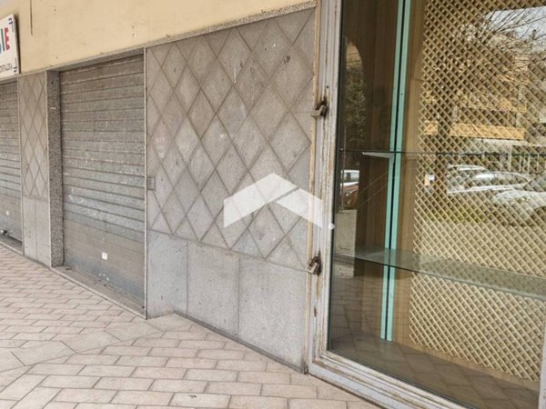 negozio in affitto a Cercola