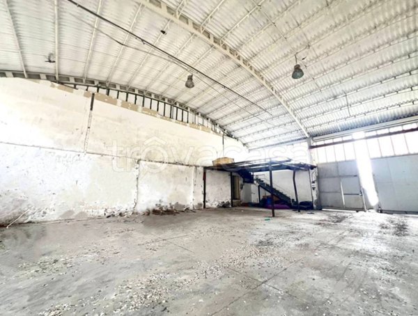 locale commerciale in affitto a Cercola