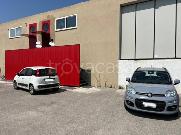 locale commerciale in affitto a Cercola
