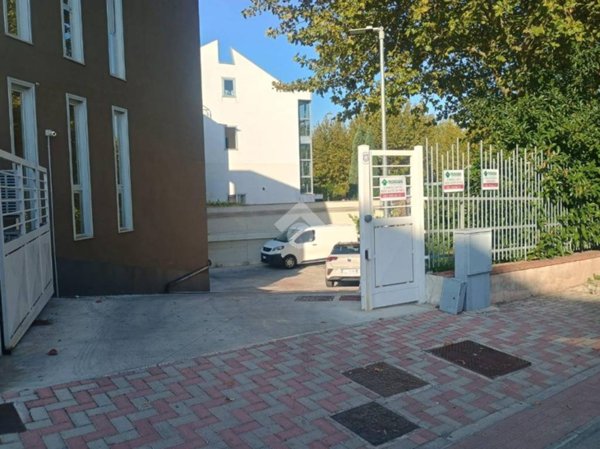 locale commerciale in affitto a Cercola