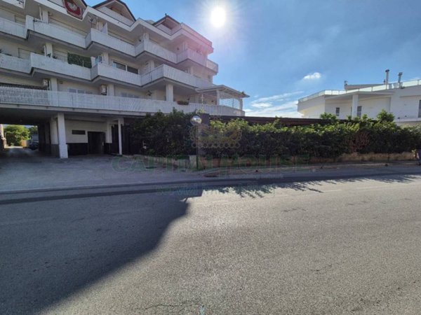 negozio in affitto a Cercola