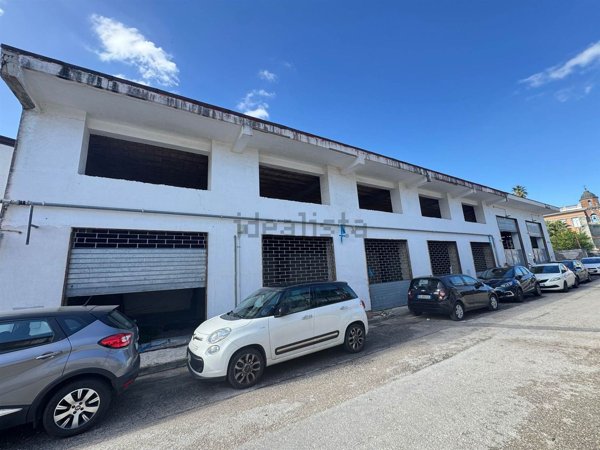locale commerciale in affitto a Cercola