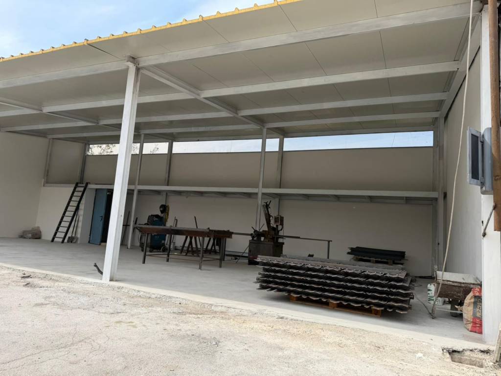 locale commerciale in affitto a Cercola