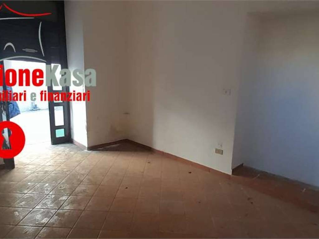 negozio in affitto a Cicciano