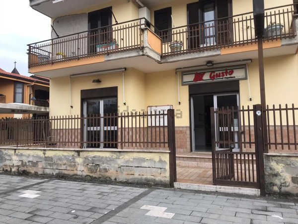 locale commerciale in affitto a Cicciano