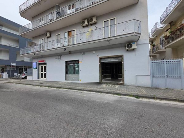 negozio in affitto a Cicciano