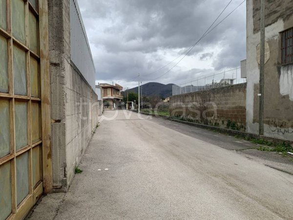 locale commerciale in affitto a Cimitile