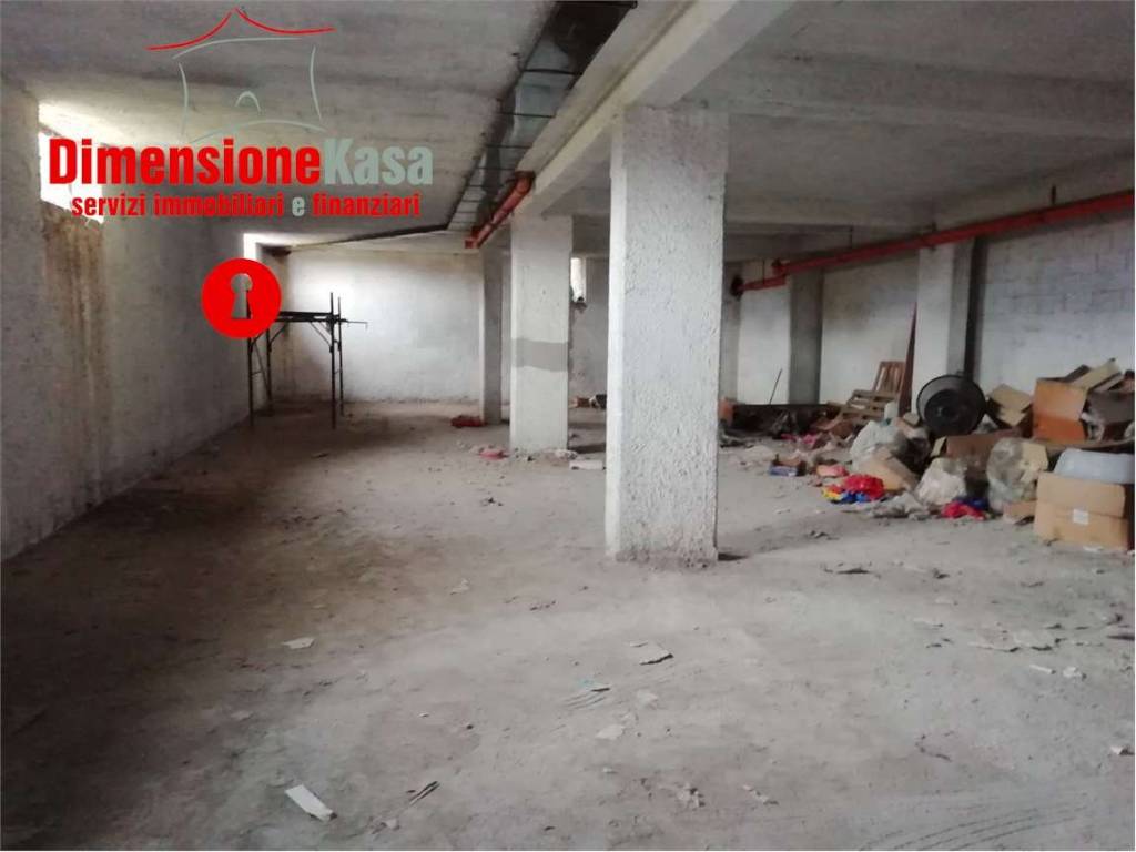 locale commerciale in affitto a Cimitile