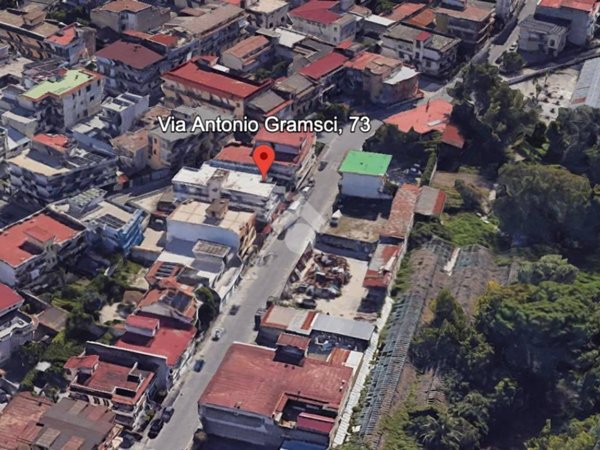 negozio in affitto a Crispano