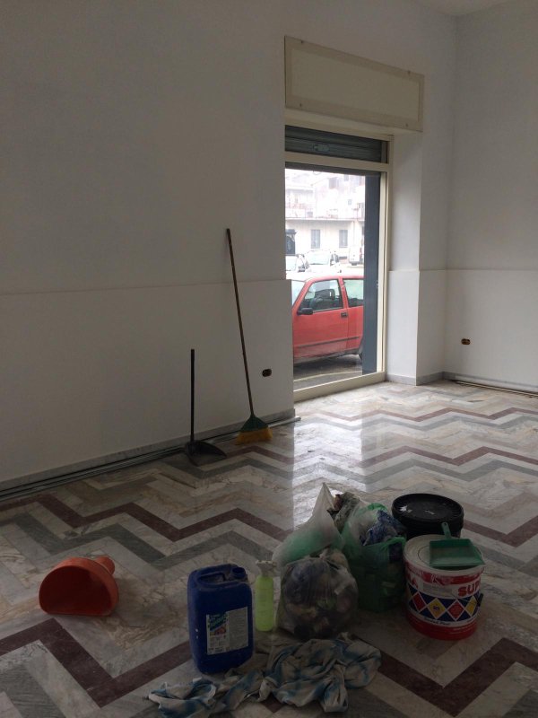 locale commerciale in affitto a Frattamaggiore