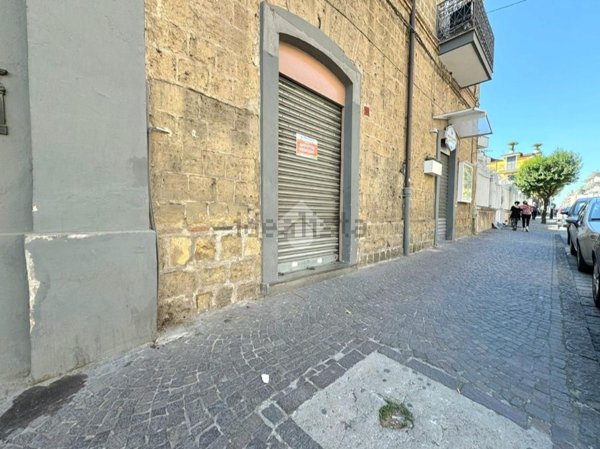locale commerciale in affitto a Frattamaggiore