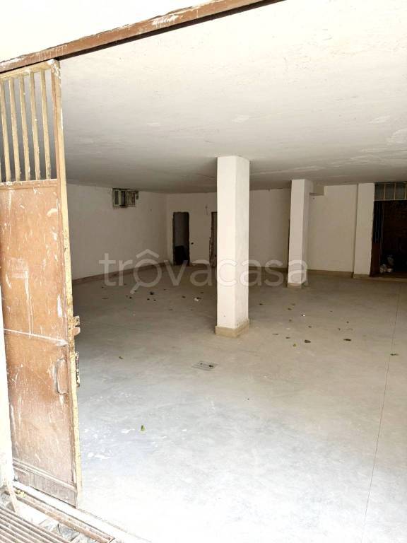 locale commerciale in affitto a Frattamaggiore