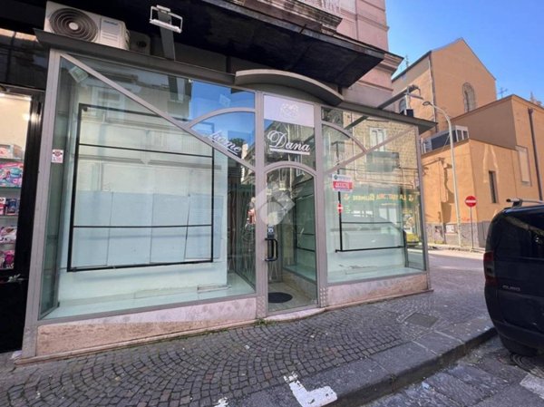 negozio in affitto a Frattamaggiore