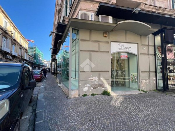 negozio in affitto a Frattamaggiore