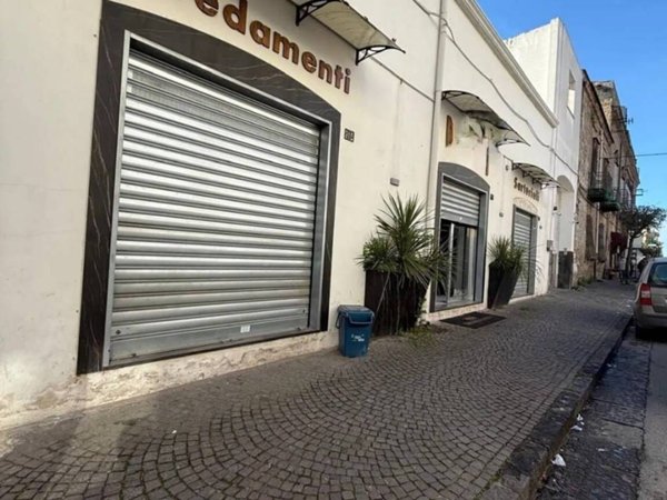 negozio in affitto a Frattamaggiore