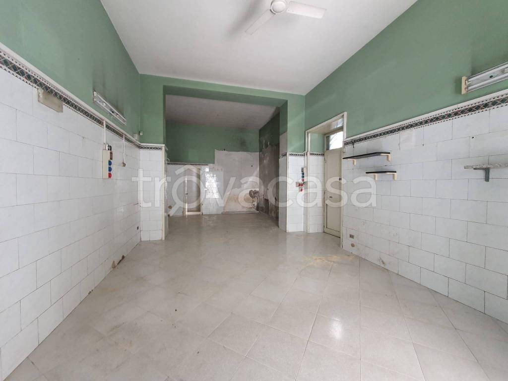 negozio in affitto a Frattamaggiore