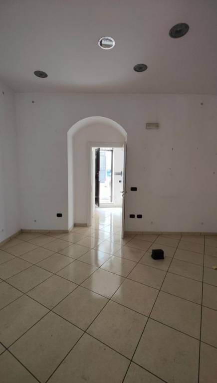 negozio in affitto a Frattamaggiore