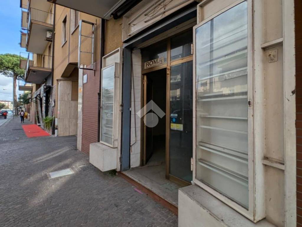 negozio in affitto a Frattamaggiore