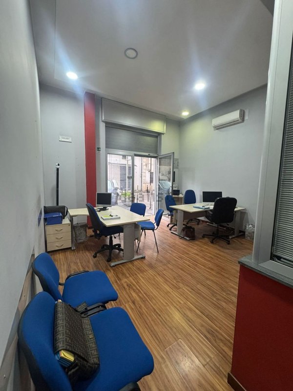 locale commerciale in affitto a Frattamaggiore