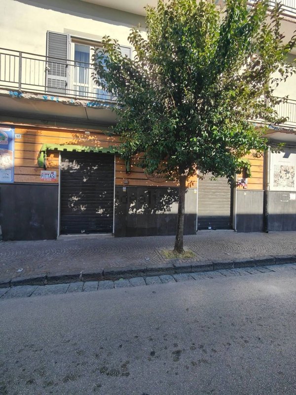 locale commerciale in affitto a Frattamaggiore