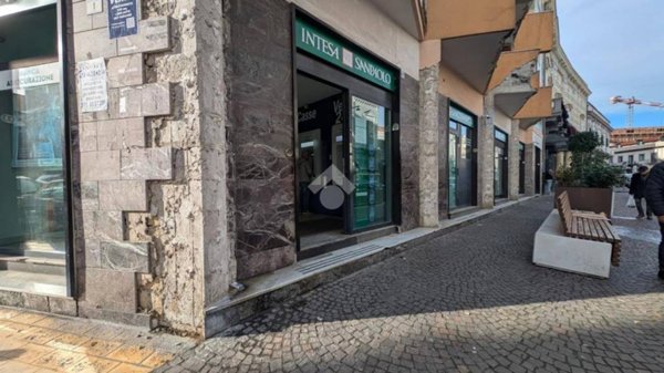 negozio in affitto a Frattamaggiore