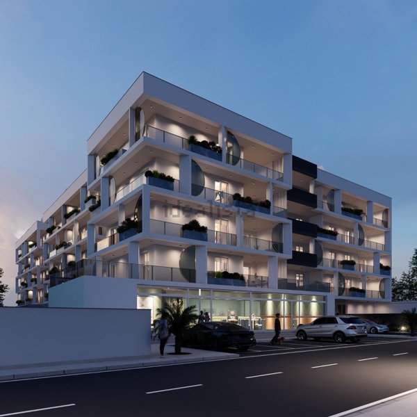 locale commerciale in affitto a Frattamaggiore