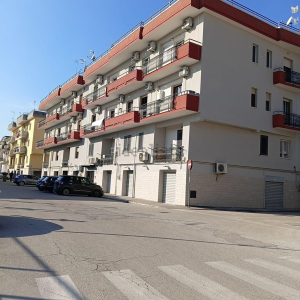 locale commerciale in affitto a Frattamaggiore