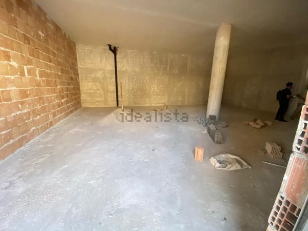 locale commerciale in affitto a Frattamaggiore