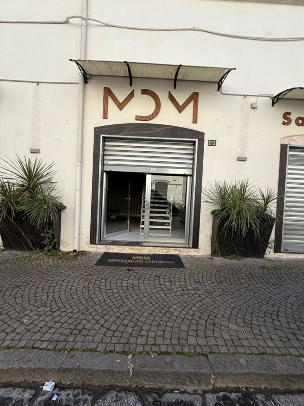 locale commerciale in affitto a Frattamaggiore
