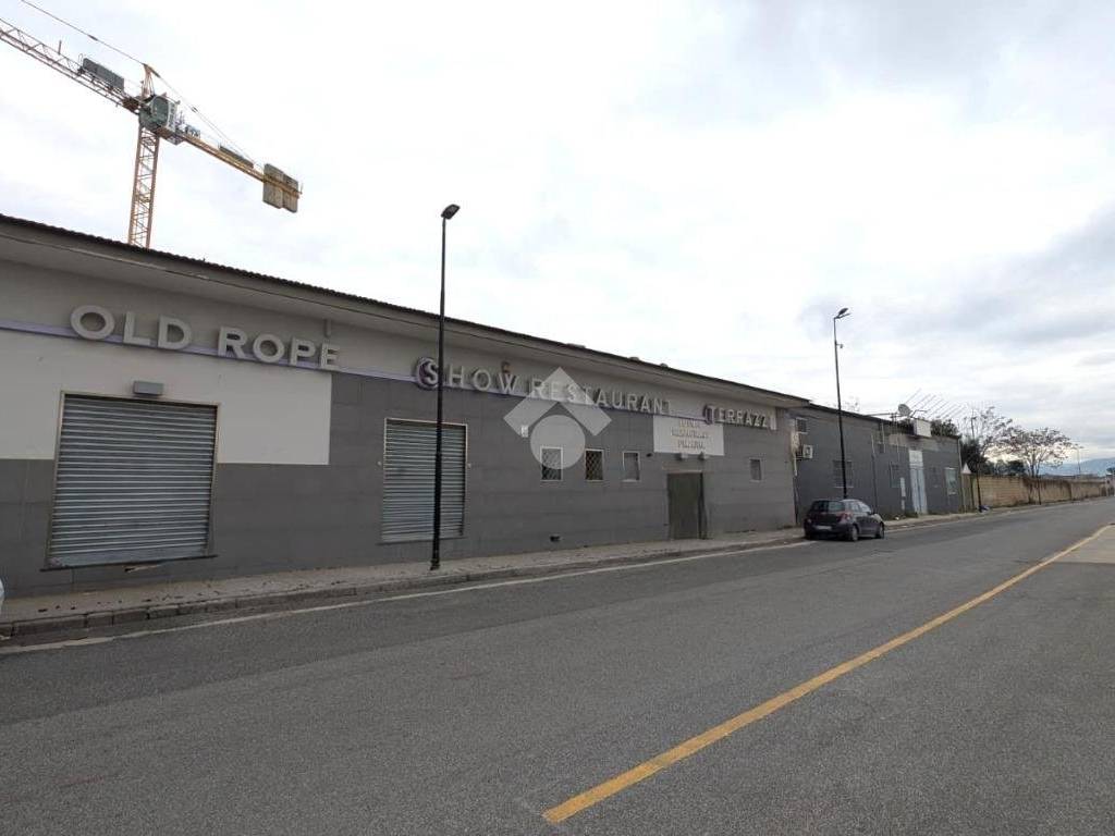 negozio in affitto a Frattamaggiore