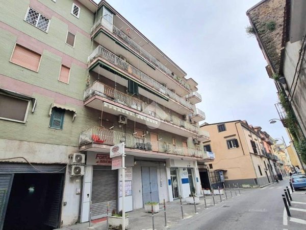 locale commerciale in affitto a Frattamaggiore