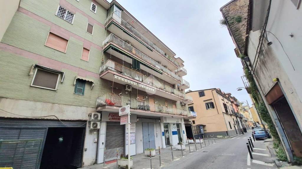 locale commerciale in affitto a Frattamaggiore
