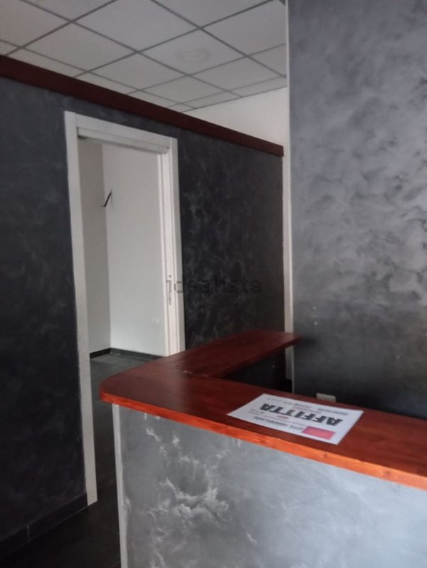 locale commerciale in affitto a Frattamaggiore