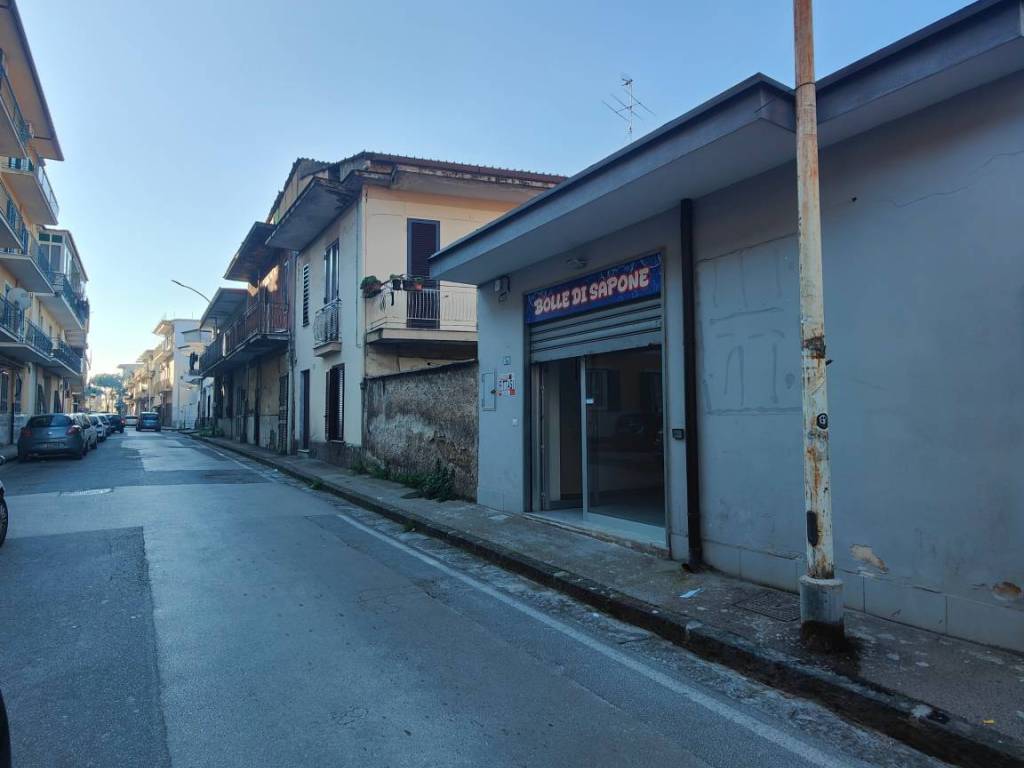 negozio in affitto a Frattamaggiore