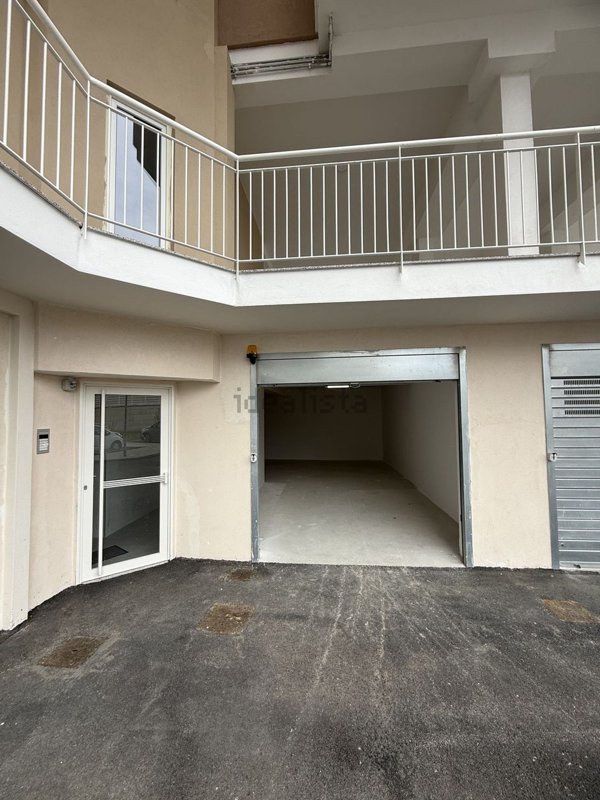 locale di sgombero in affitto a Frattamaggiore