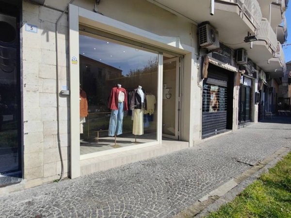 negozio in affitto a Frattamaggiore