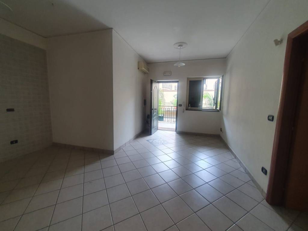 negozio in affitto a Frattamaggiore