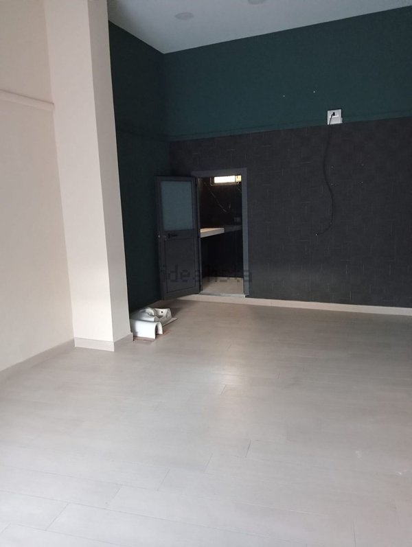 locale commerciale in affitto a Frattamaggiore