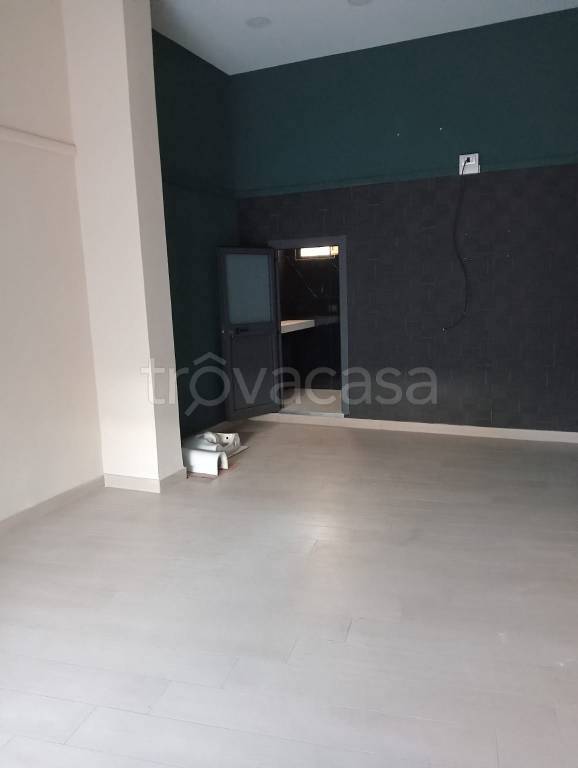 negozio in affitto a Frattamaggiore