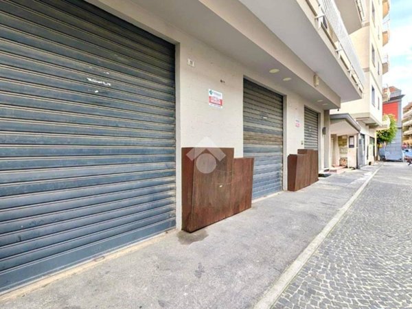 negozio in affitto a Frattamaggiore