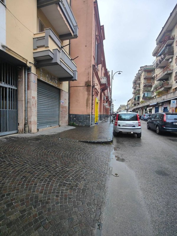 locale commerciale in affitto a Frattamaggiore