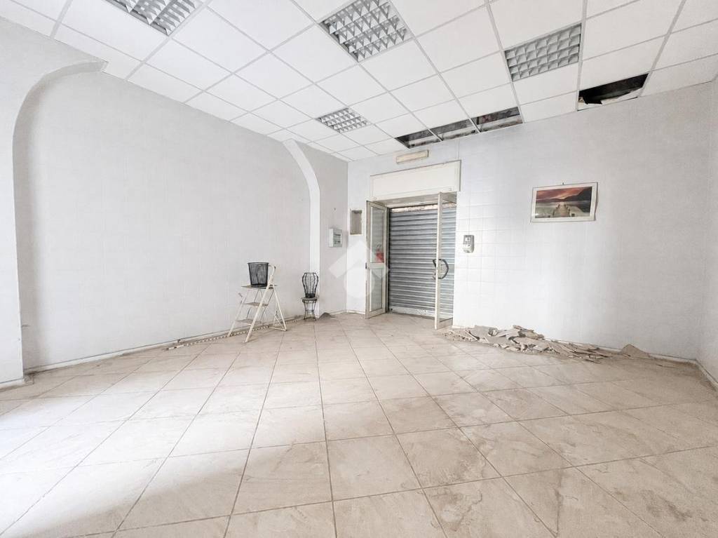 negozio in affitto a Frattamaggiore