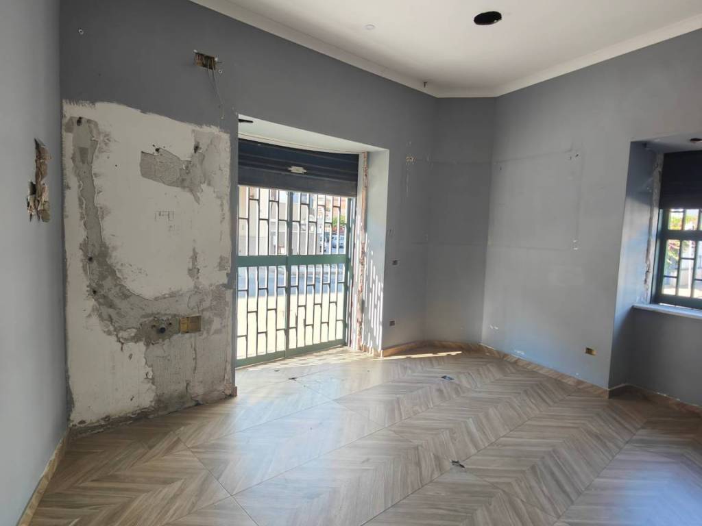 negozio in affitto a Frattamaggiore