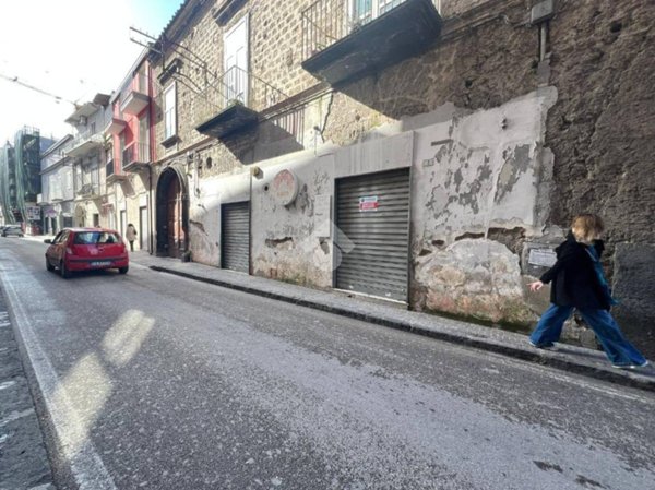 negozio in affitto a Frattamaggiore