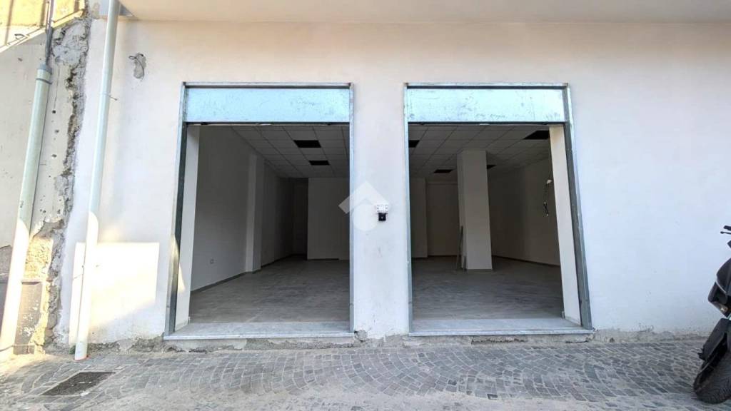 negozio in affitto a Frattamaggiore
