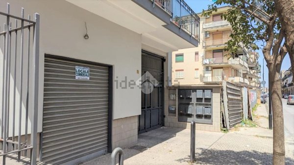 locale commerciale in affitto a Frattamaggiore
