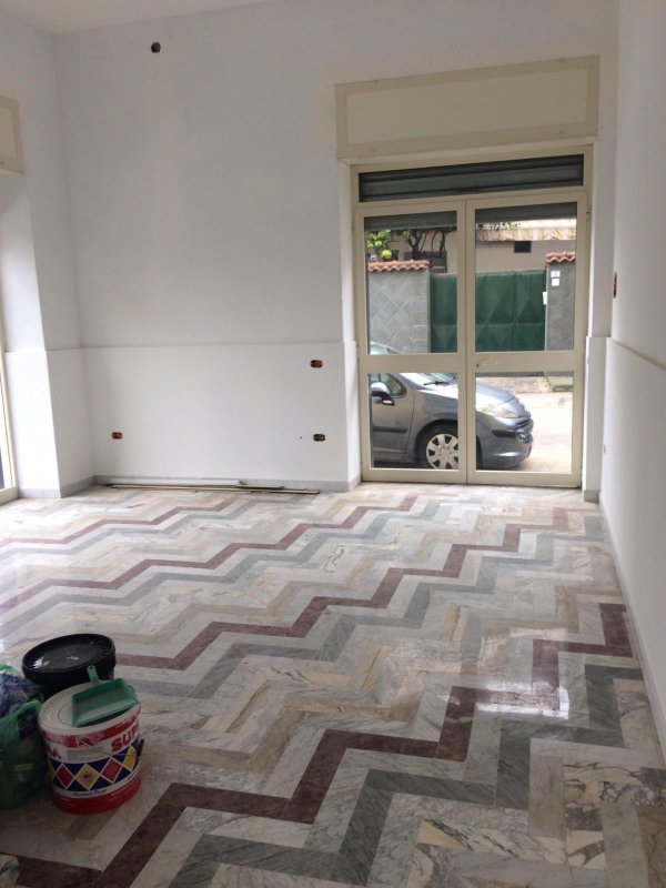 locale commerciale in affitto a Frattamaggiore