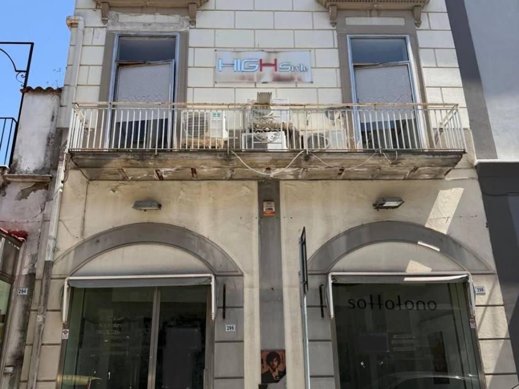 locale commerciale in affitto a Frattamaggiore